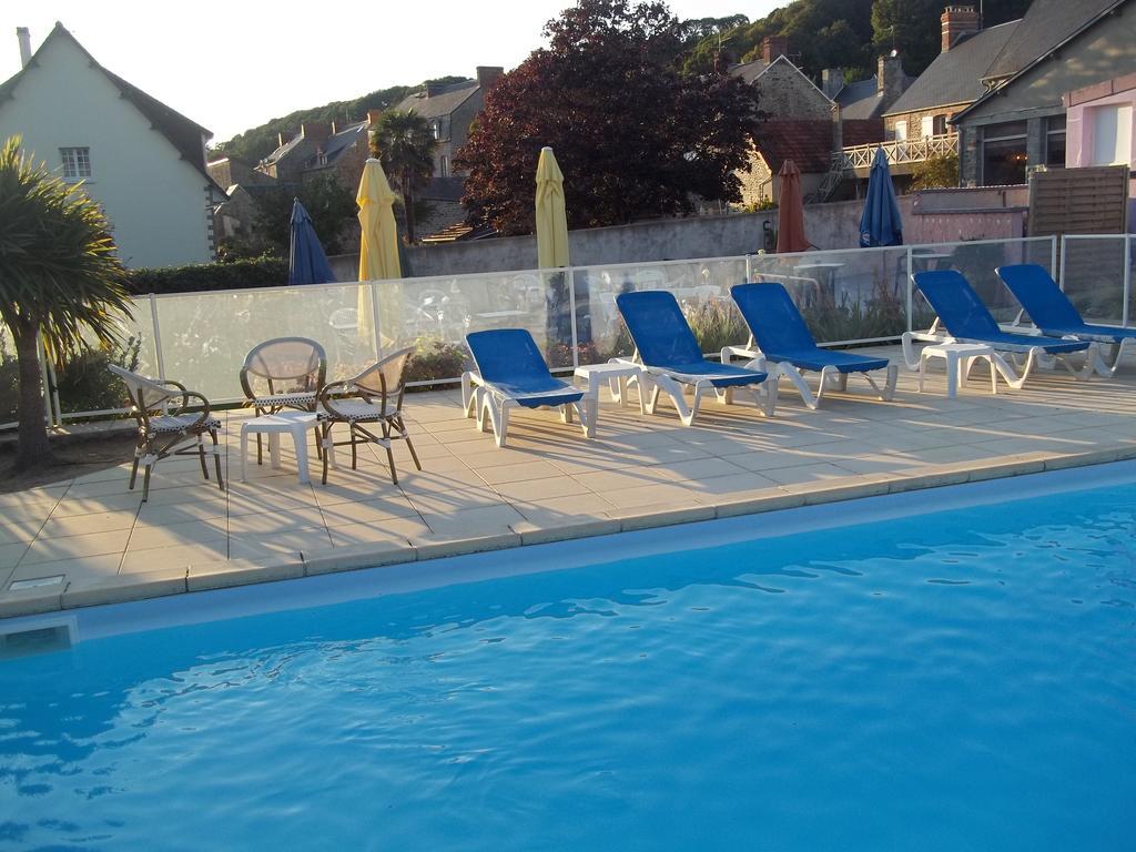 Hotel Des Bains Saint Jean le Thomas Bagian luar foto