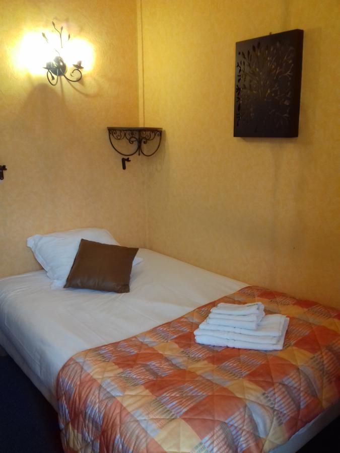Hotel Des Bains Saint Jean le Thomas Bagian luar foto