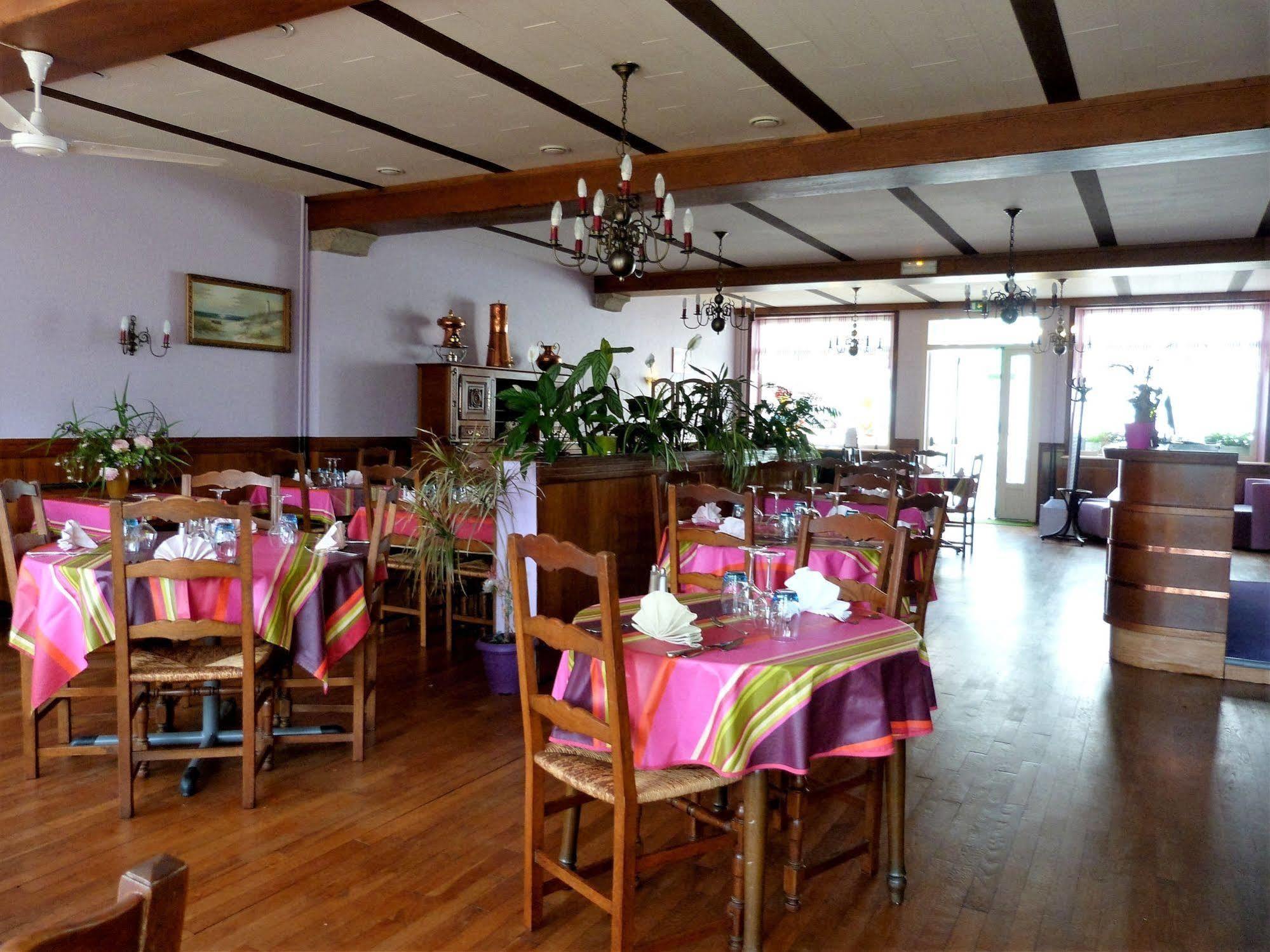 Hotel Des Bains Saint Jean le Thomas Bagian luar foto