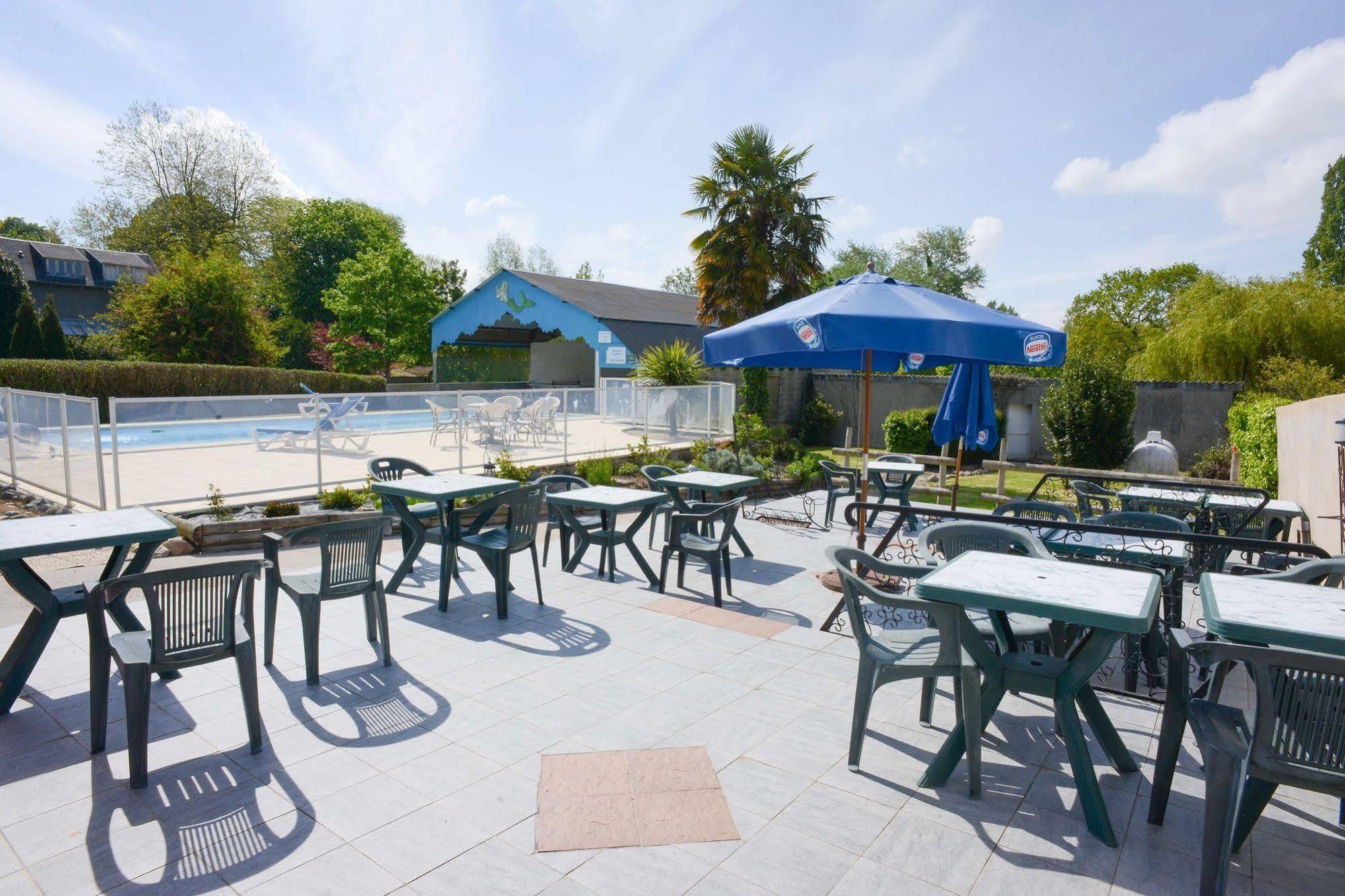 Hotel Des Bains Saint Jean le Thomas Bagian luar foto